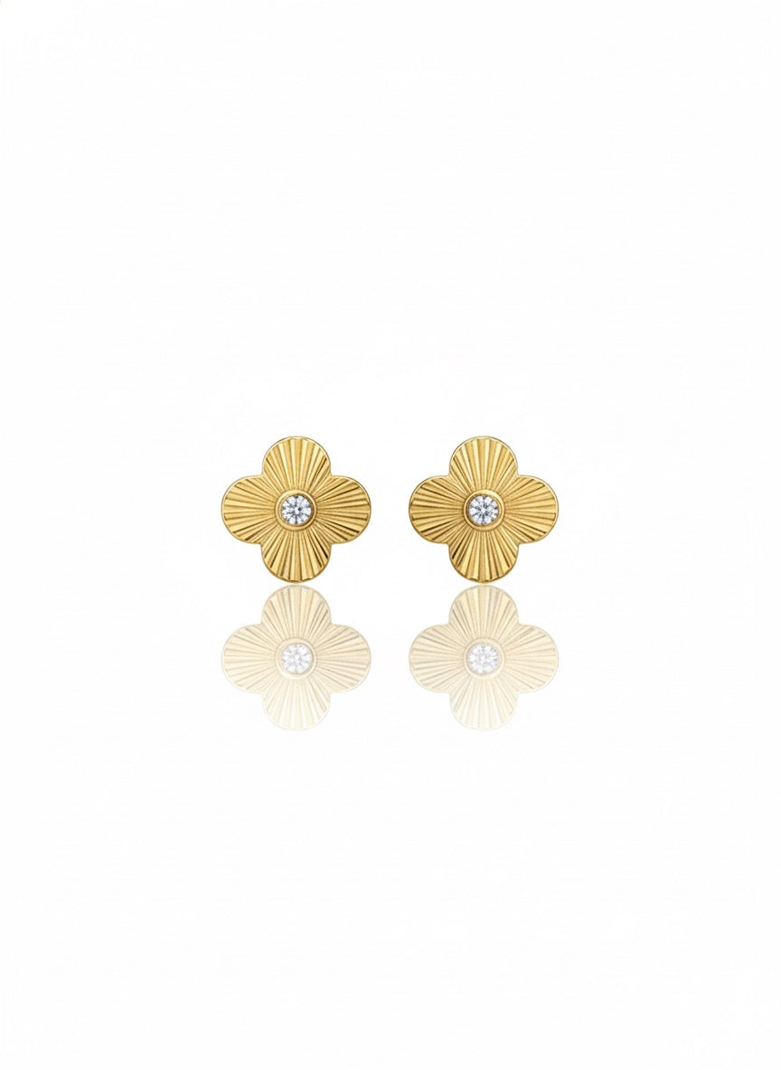 Mini Fluted Clover Earrings