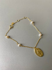 Pulsera Medalla y Perlas