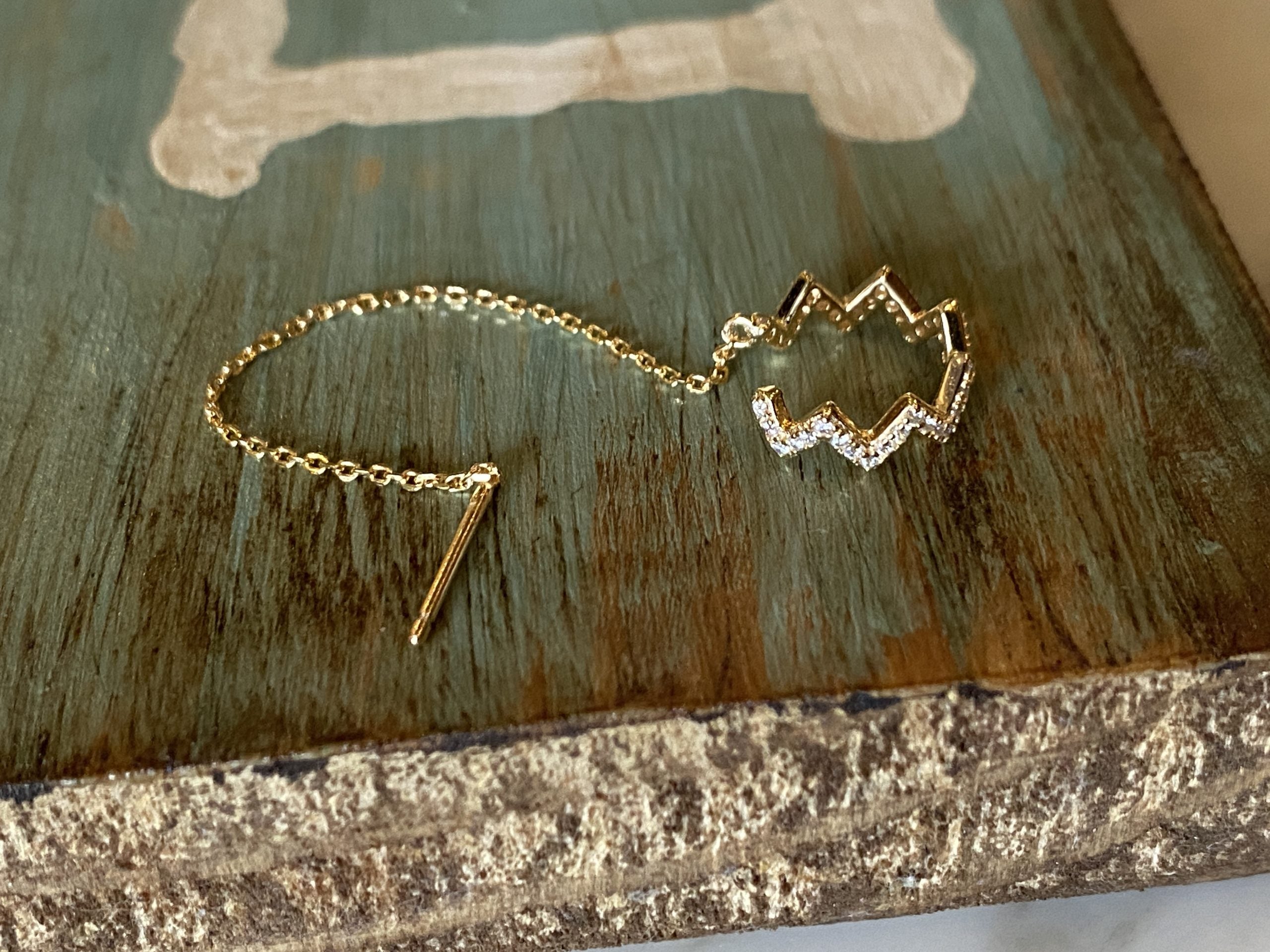 Zig Zag Chain Cuff