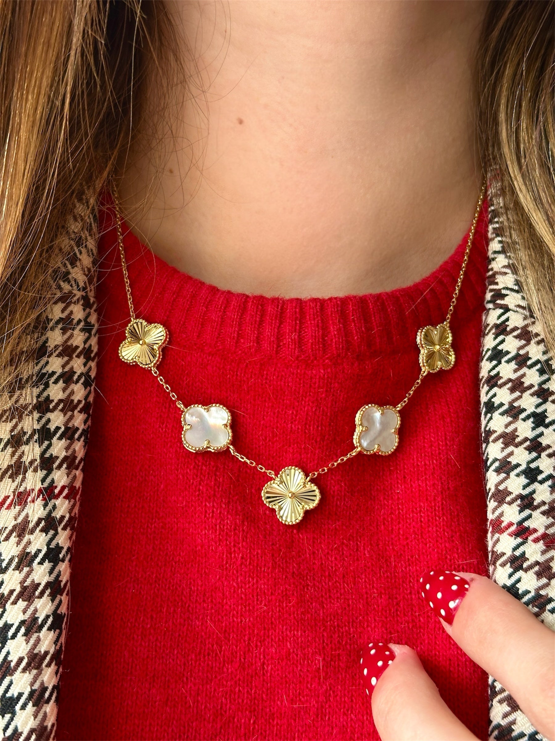 Fluted and Mother Pearl Clover Necklace