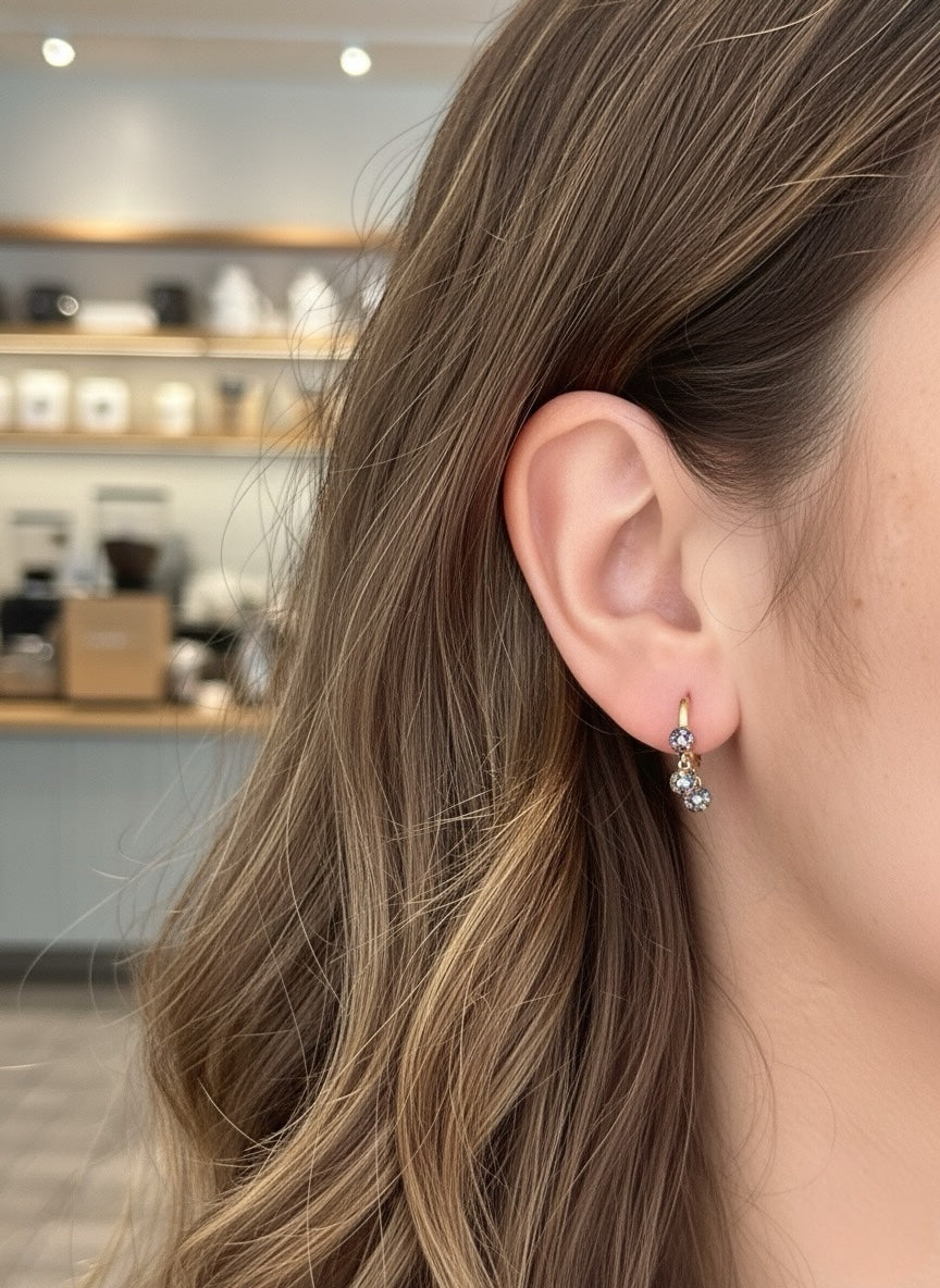 Three Dangling Plate Huggies