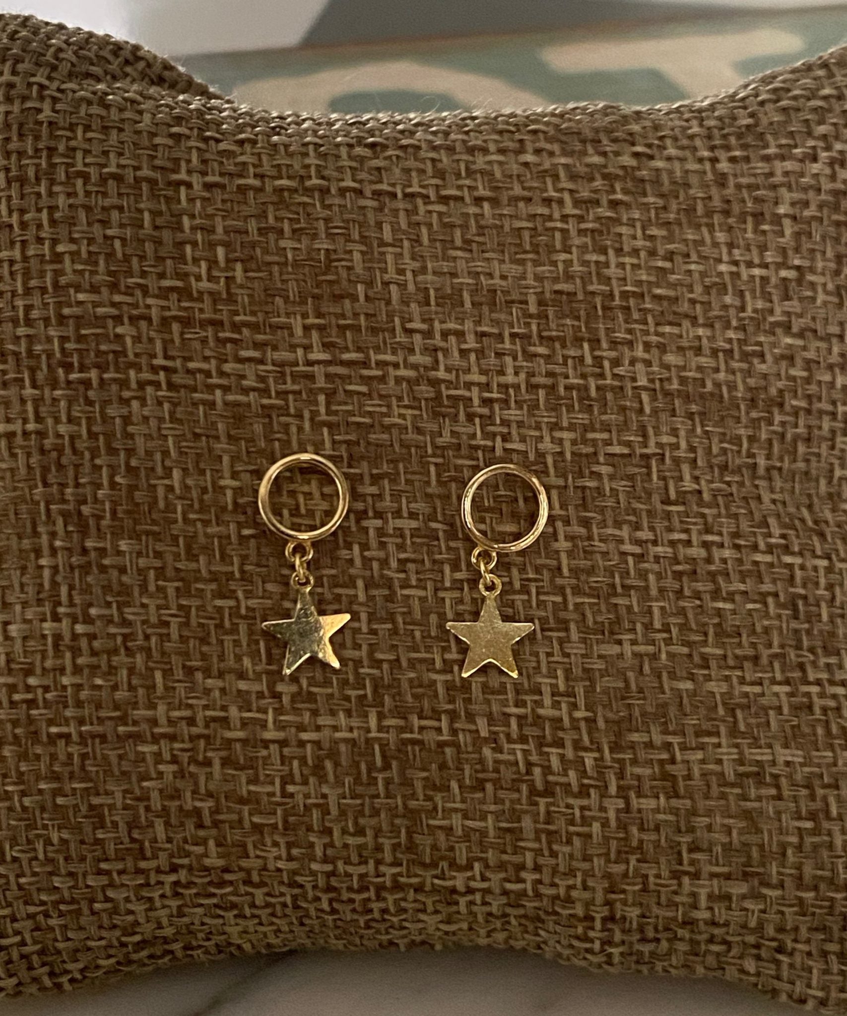 Aretes Dangling Stars