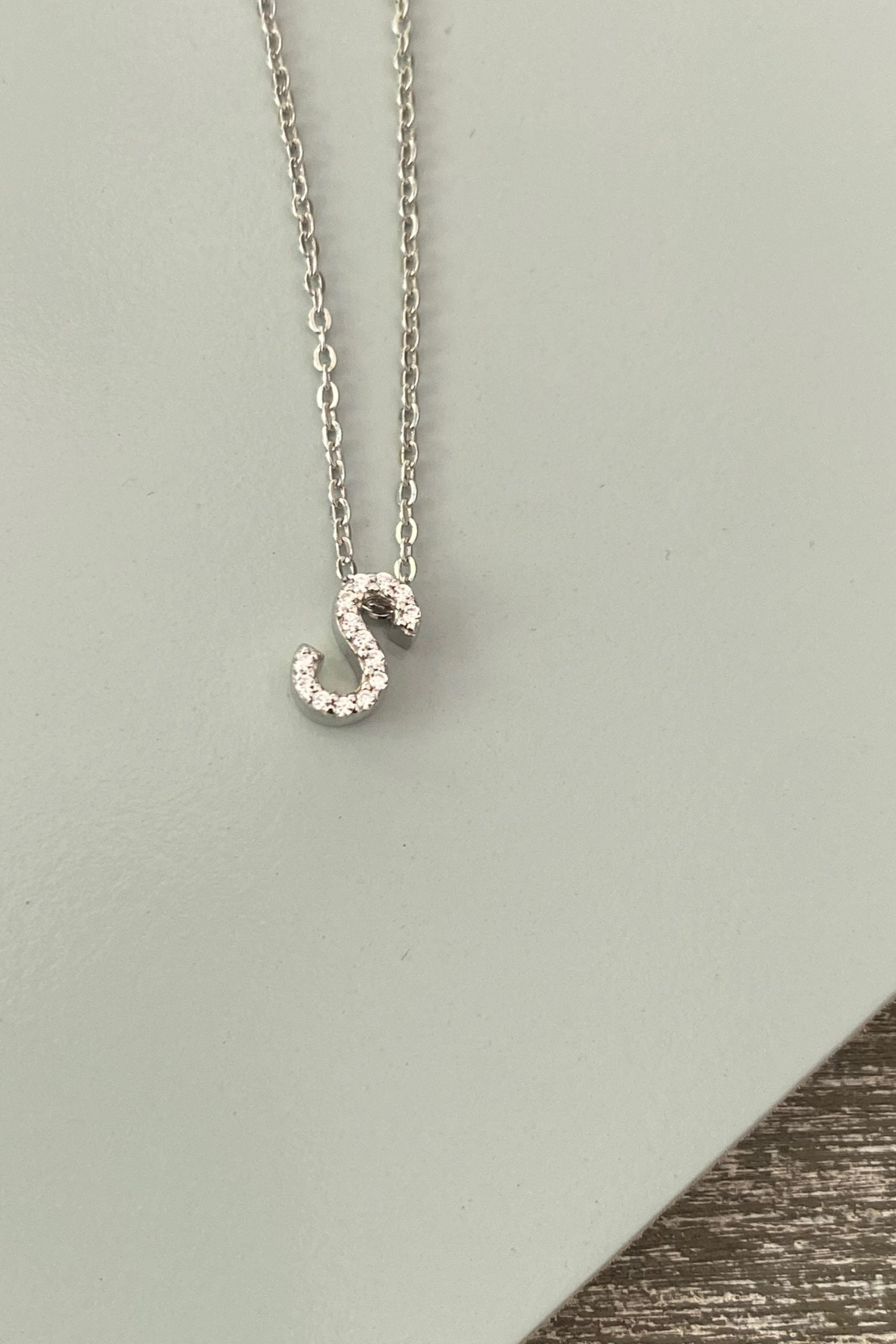 collar-mini-initial-S-scaled.jpg