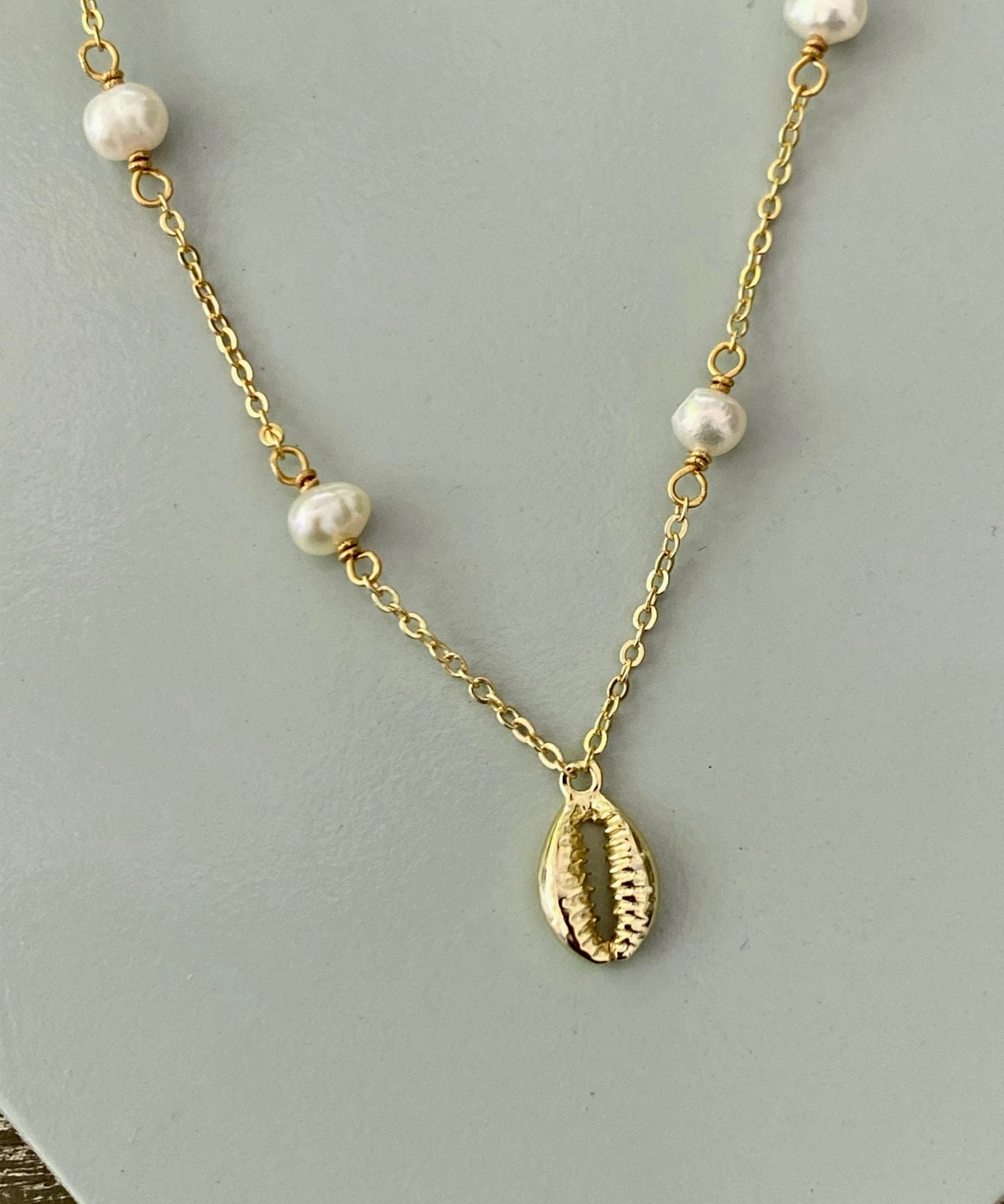 collar-shell-and-pearls-2-scaled.jpg