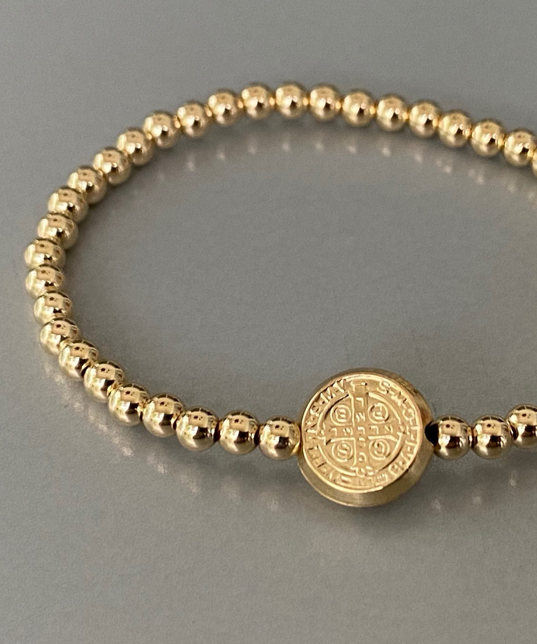 pulsera-goldfilled-medalla-1-scaled.jpg