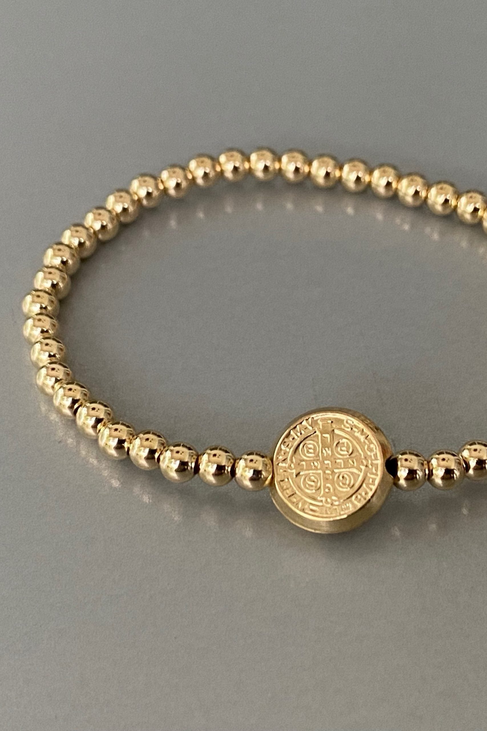 pulsera-goldfilled-medalla-1-scaled.jpg